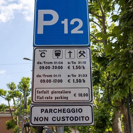 Apartamento Lapiccolina Desenzano del Garda Exterior foto