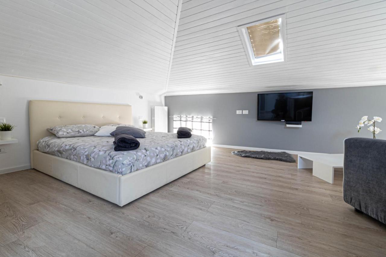 Apartamento Lapiccolina Desenzano del Garda Exterior foto