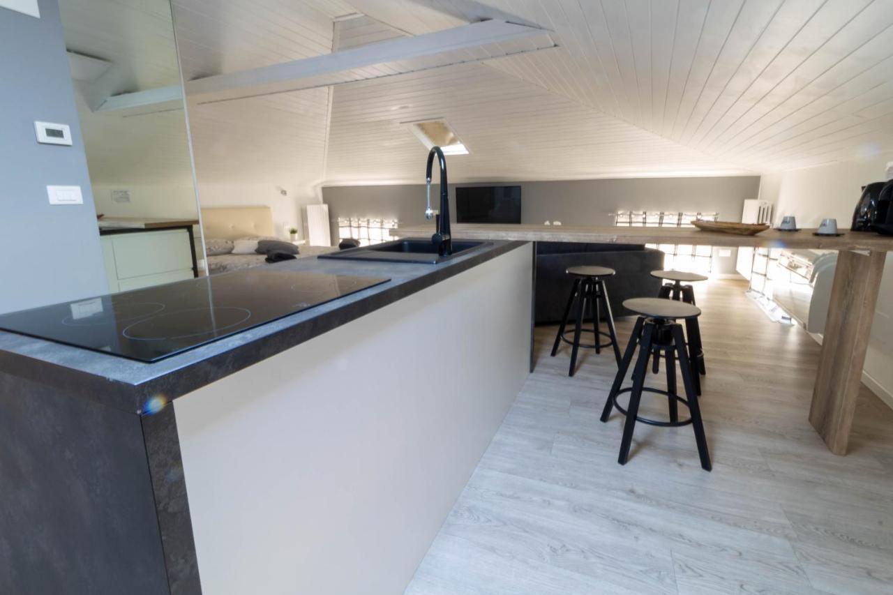 Apartamento Lapiccolina Desenzano del Garda Exterior foto