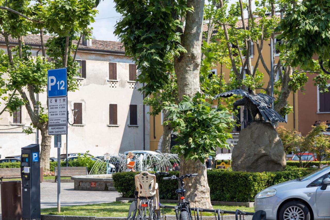 Apartamento Lapiccolina Desenzano del Garda Exterior foto