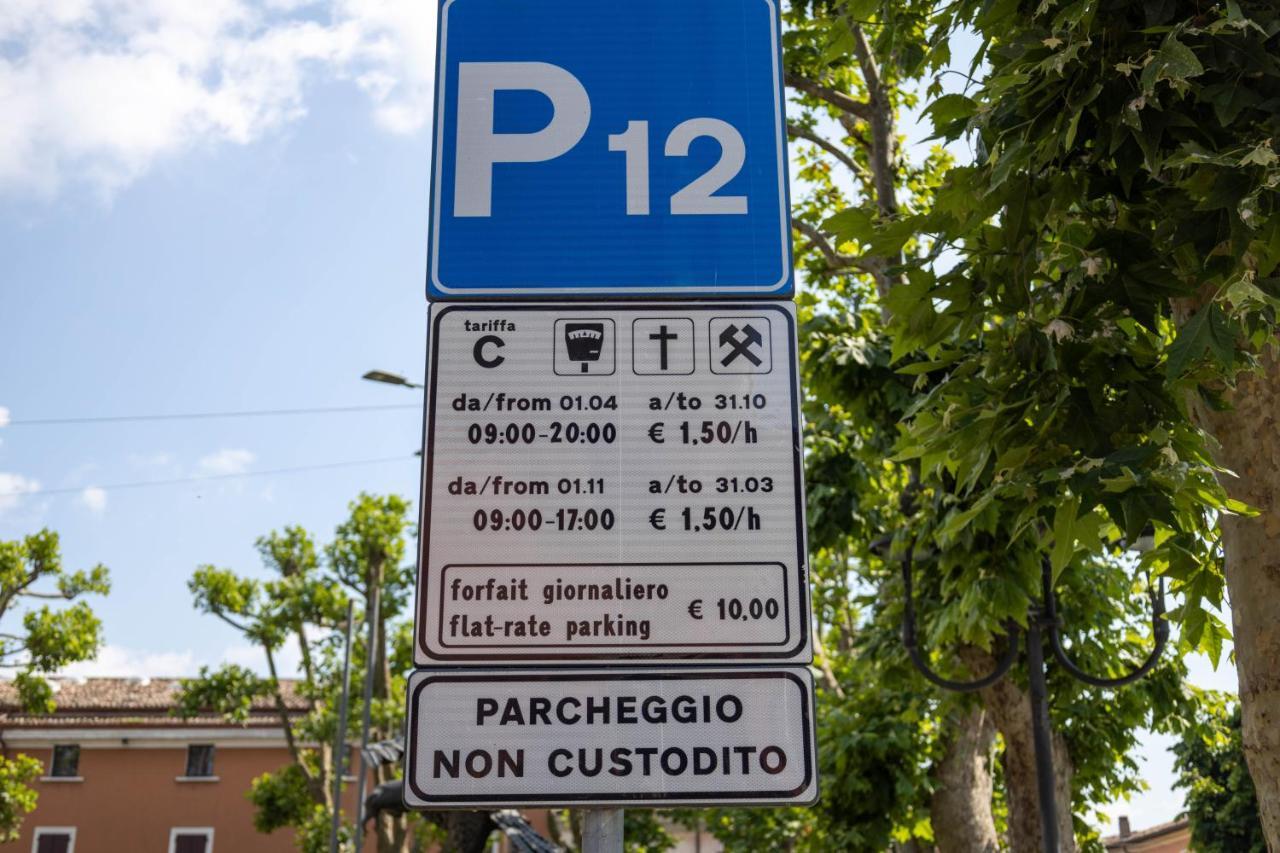 Apartamento Lapiccolina Desenzano del Garda Exterior foto