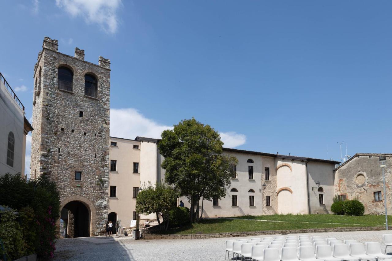 Apartamento Lapiccolina Desenzano del Garda Exterior foto